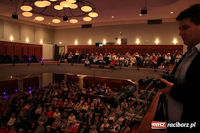 Zdjęcie w galerii na portalu naszraciborz.pl: Tłumy seniorów na kongresie w RCK wiadomości z regionu