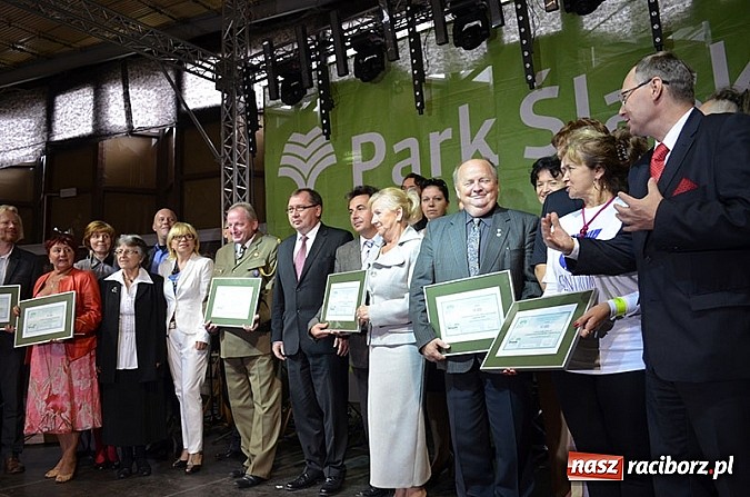 Zdjęcie w galerii na portalu naszraciborz.pl: Nagrodzeni EkoAktywni na eko-pikniku wiadomości z regionu