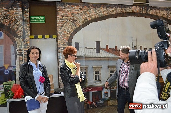 Zdjęcie w galerii na portalu naszraciborz.pl: Nagrodzeni EkoAktywni na eko-pikniku wiadomości z regionu