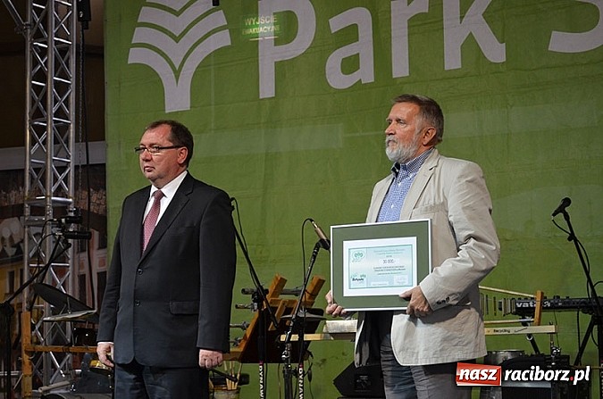 Zdjęcie w galerii na portalu naszraciborz.pl: Nagrodzeni EkoAktywni na eko-pikniku wiadomości z regionu
