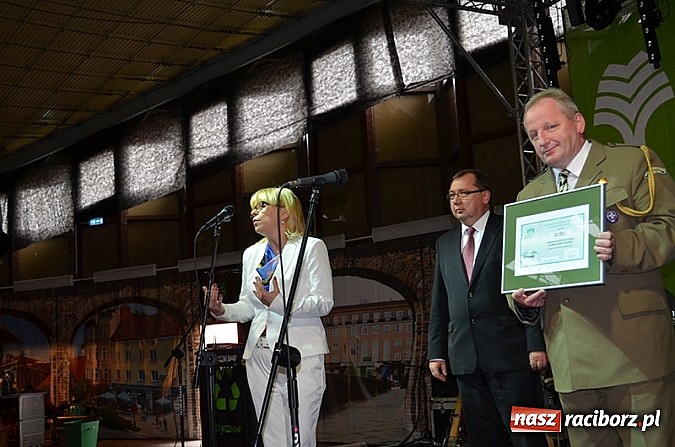 Zdjęcie w galerii na portalu naszraciborz.pl: Nagrodzeni EkoAktywni na eko-pikniku wiadomości z regionu