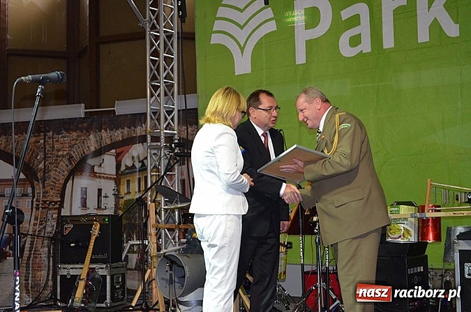 Zdjęcie w galerii na portalu naszraciborz.pl: Nagrodzeni EkoAktywni na eko-pikniku wiadomości z regionu