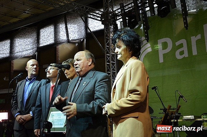 Zdjęcie w galerii na portalu naszraciborz.pl: Nagrodzeni EkoAktywni na eko-pikniku wiadomości z regionu