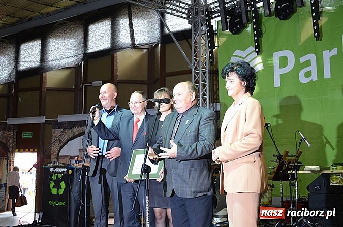 Zdjęcie w galerii na portalu naszraciborz.pl: Nagrodzeni EkoAktywni na eko-pikniku wiadomości z regionu