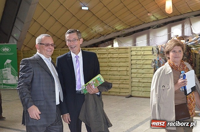 Zdjęcie w galerii na portalu naszraciborz.pl: Nagrodzeni EkoAktywni na eko-pikniku wiadomości z regionu