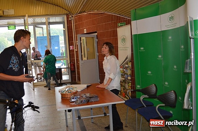 Zdjęcie w galerii na portalu naszraciborz.pl: Nagrodzeni EkoAktywni na eko-pikniku wiadomości z regionu