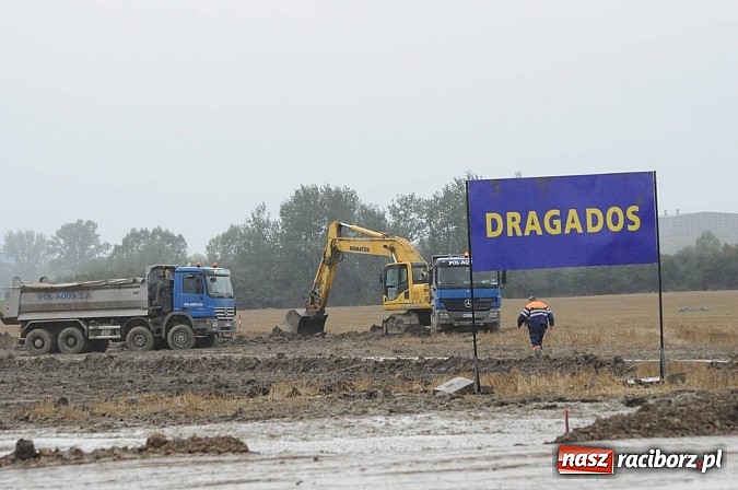 Zdjęcie w galerii na portalu naszraciborz.pl: Prezydent Bronisław Komorowski odwiedził teren budowy zbiornika Racibórz wiadomości z regionu