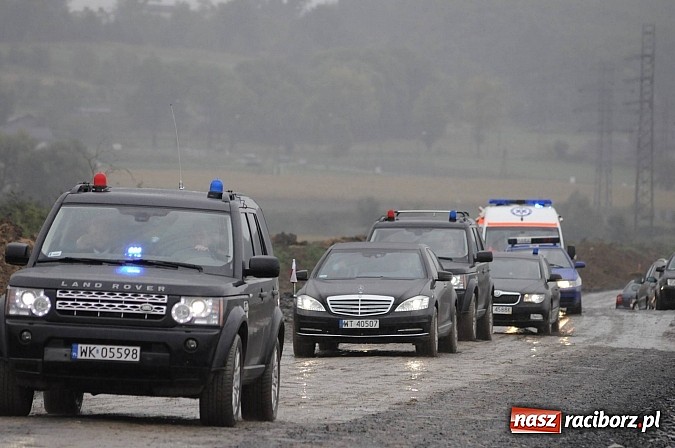 Zdjęcie w galerii na portalu naszraciborz.pl: Prezydent Bronisław Komorowski odwiedził teren budowy zbiornika Racibórz wiadomości z regionu