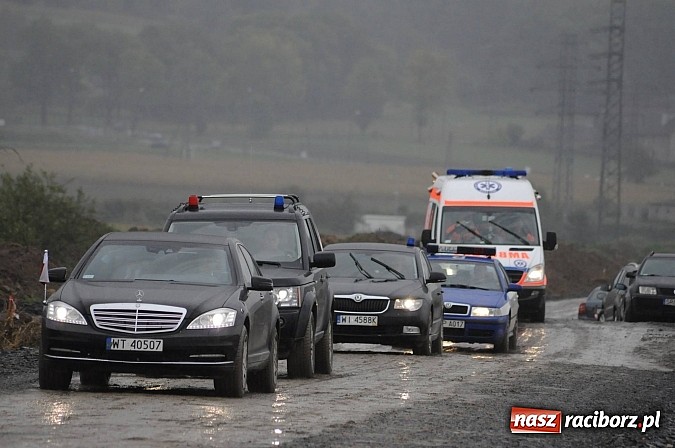 Zdjęcie w galerii na portalu naszraciborz.pl: Prezydent Bronisław Komorowski odwiedził teren budowy zbiornika Racibórz wiadomości z regionu