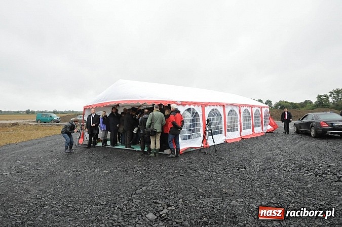 Zdjęcie w galerii na portalu naszraciborz.pl: Prezydent Bronisław Komorowski odwiedził teren budowy zbiornika Racibórz wiadomości z regionu
