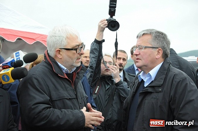 Zdjęcie w galerii na portalu naszraciborz.pl: Prezydent Bronisław Komorowski odwiedził teren budowy zbiornika Racibórz wiadomości z regionu