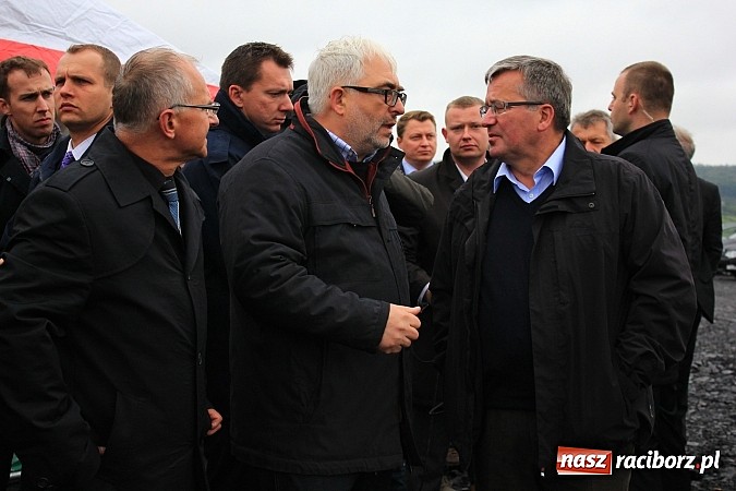 Zdjęcie w galerii na portalu naszraciborz.pl: Prezydent Bronisław Komorowski odwiedził teren budowy zbiornika Racibórz wiadomości z regionu