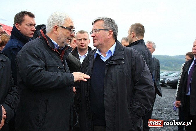 Zdjęcie w galerii na portalu naszraciborz.pl: Prezydent Bronisław Komorowski odwiedził teren budowy zbiornika Racibórz wiadomości z regionu