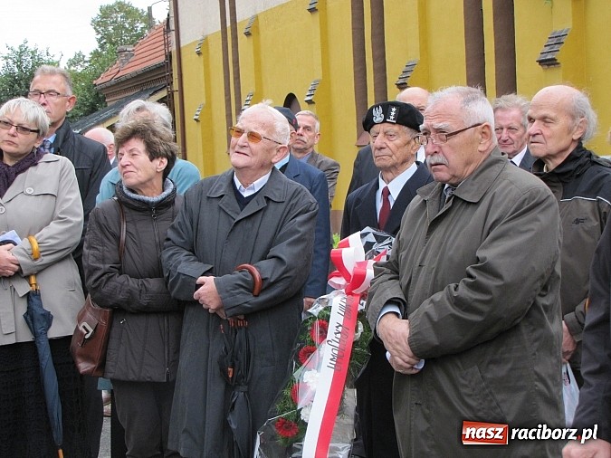Zdjęcie w galerii na portalu naszraciborz.pl: Uczcili pamięć Sybiraków wiadomości z regionu