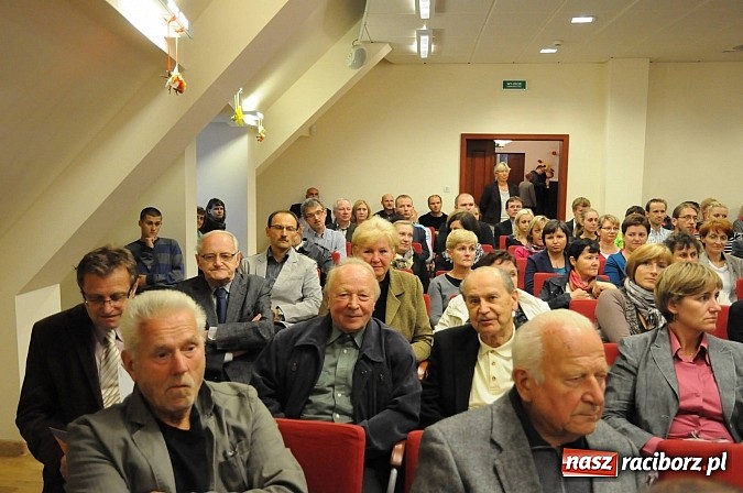 Zdjęcie w galerii na portalu naszraciborz.pl: Prelekcja na zamku - represje Armii Czerwonej wobec ludności Śląska na ziemi raciborskiej wiadomości z regionu