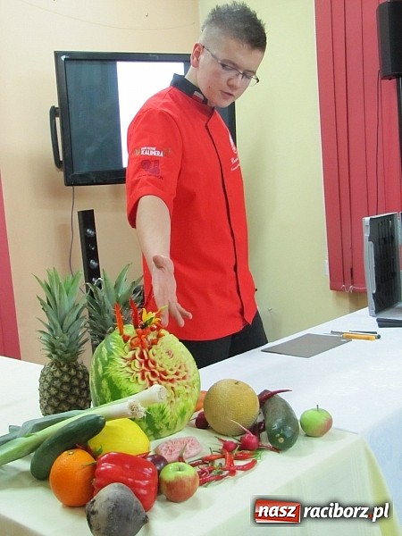 Zdjęcie w galerii na portalu naszraciborz.pl: Burak jako źródło przeżycia artystycznego wiadomości z regionu