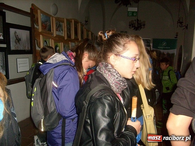 Zdjęcie w galerii na portalu naszraciborz.pl: Młodzi przyrodnicy na wystawie łowieckiej wiadomości z regionu