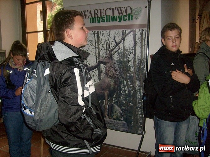 Zdjęcie w galerii na portalu naszraciborz.pl: Młodzi przyrodnicy na wystawie łowieckiej wiadomości z regionu