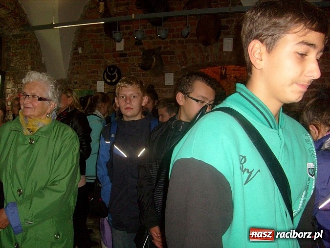 Zdjęcie w galerii na portalu naszraciborz.pl: Młodzi przyrodnicy na wystawie łowieckiej wiadomości z regionu