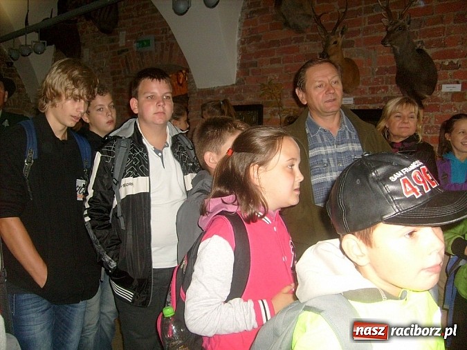 Zdjęcie w galerii na portalu naszraciborz.pl: Młodzi przyrodnicy na wystawie łowieckiej wiadomości z regionu