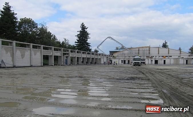 Zdjęcie w galerii na portalu naszraciborz.pl: Budowa hali przy SMS-ie w decydującej fazie wiadomości z regionu