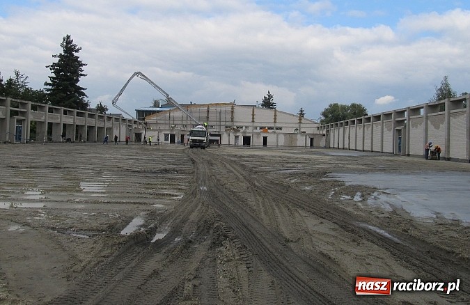 Zdjęcie w galerii na portalu naszraciborz.pl: Budowa hali przy SMS-ie w decydującej fazie wiadomości z regionu