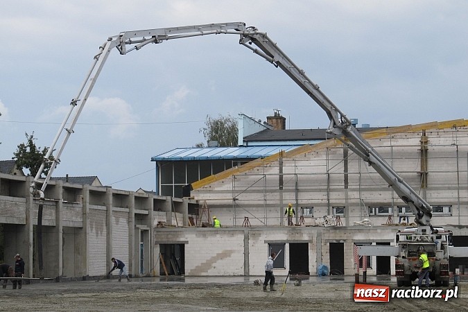 Zdjęcie w galerii na portalu naszraciborz.pl: Budowa hali przy SMS-ie w decydującej fazie wiadomości z regionu