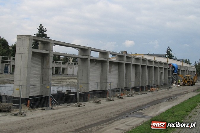 Zdjęcie w galerii na portalu naszraciborz.pl: Budowa hali przy SMS-ie w decydującej fazie wiadomości z regionu
