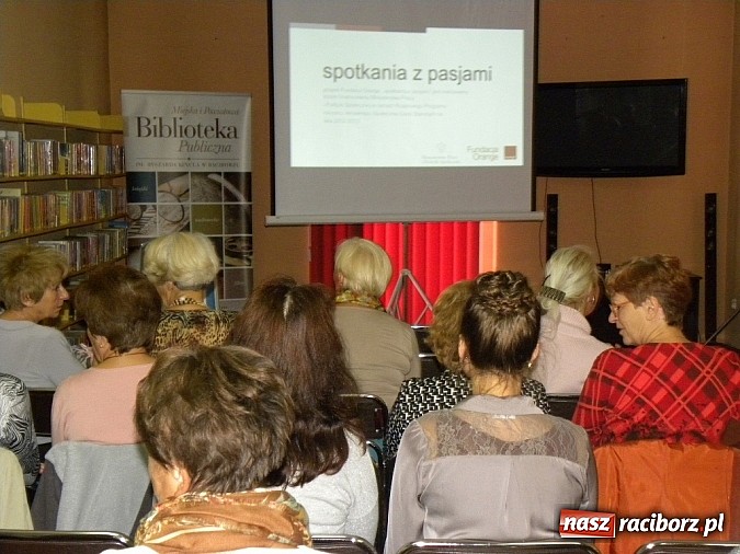 Zdjęcie w galerii na portalu naszraciborz.pl: Pasje Krystyny Jandy w raciborskiej bibliotece wiadomości z regionu