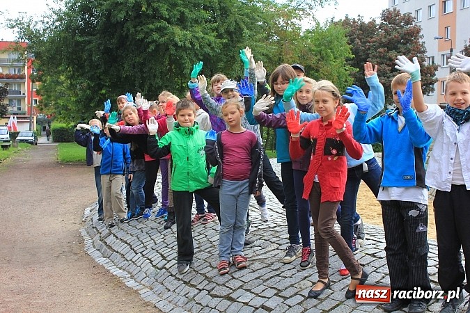 Zdjęcie w galerii na portalu naszraciborz.pl: Uczniowie SP 18 w akcji Sprzątanie Świata wiadomości z regionu