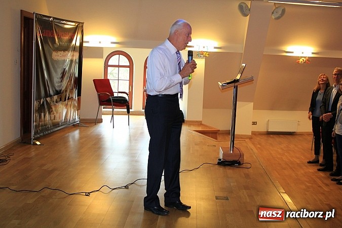 Zdjęcie w galerii na portalu naszraciborz.pl: Pełna sala na wykładzie Colina Rose'a wiadomości z regionu