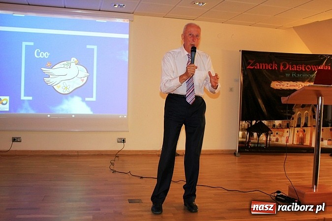 Zdjęcie w galerii na portalu naszraciborz.pl: Pełna sala na wykładzie Colina Rose'a wiadomości z regionu