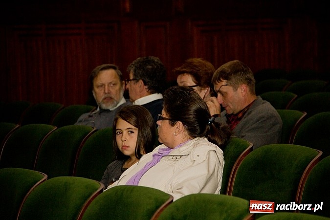 Zdjęcie w galerii na portalu naszraciborz.pl: Ballada o Wołyniu wystawiona w RCK-u wiadomości z regionu