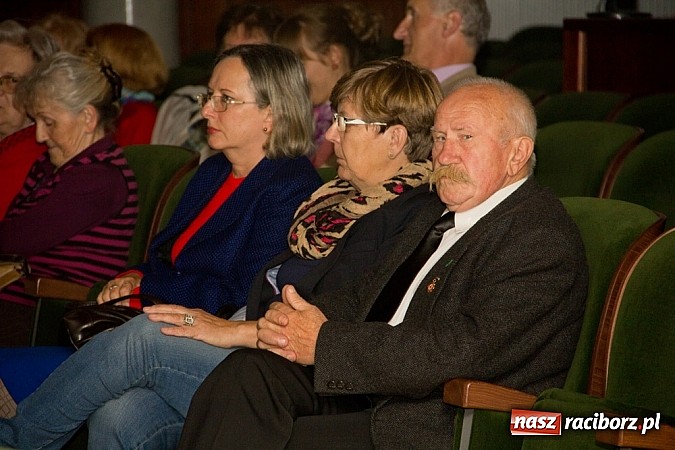 Zdjęcie w galerii na portalu naszraciborz.pl: Ballada o Wołyniu wystawiona w RCK-u wiadomości z regionu