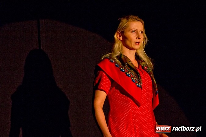 Zdjęcie w galerii na portalu naszraciborz.pl: Ballada o Wołyniu wystawiona w RCK-u wiadomości z regionu