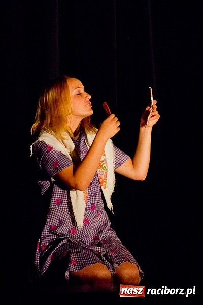 Zdjęcie w galerii na portalu naszraciborz.pl: Ballada o Wołyniu wystawiona w RCK-u wiadomości z regionu