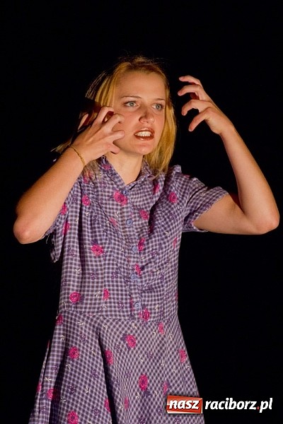 Zdjęcie w galerii na portalu naszraciborz.pl: Ballada o Wołyniu wystawiona w RCK-u wiadomości z regionu