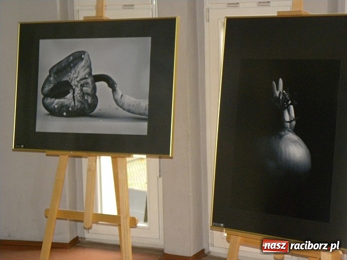 Zdjęcie w galerii na portalu naszraciborz.pl: Forma II - wernisaż wystawy wiadomości z regionu