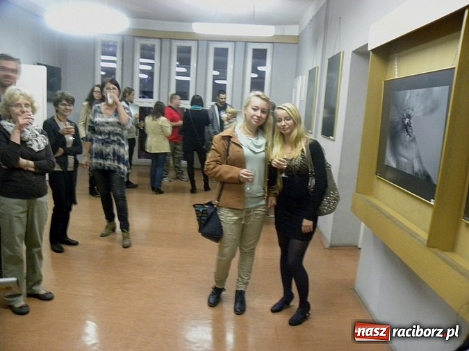 Zdjęcie w galerii na portalu naszraciborz.pl: Forma II - wernisaż wystawy wiadomości z regionu