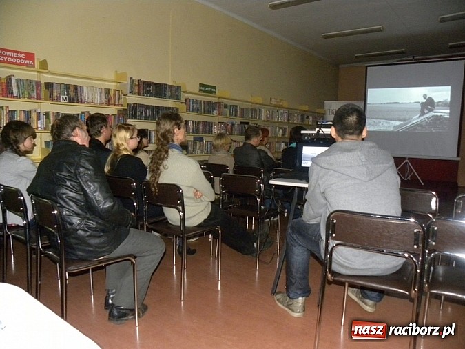 Zdjęcie w galerii na portalu naszraciborz.pl: Forma II - wernisaż wystawy wiadomości z regionu