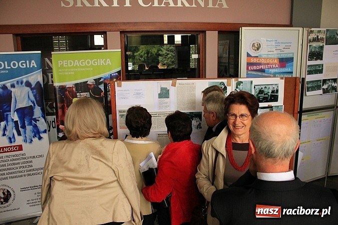 Zdjęcie w galerii na portalu naszraciborz.pl: Wspomnień czas - zjazd absolwent&oacute;w SN-u wiadomości z regionu