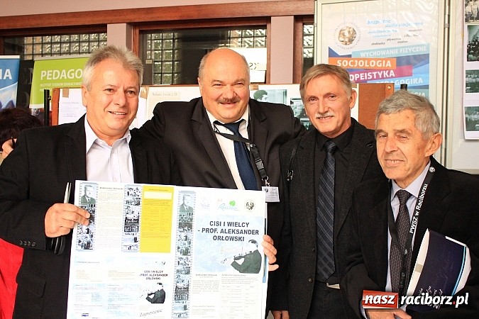 Zdjęcie w galerii na portalu naszraciborz.pl: Wspomnień czas - zjazd absolwent&oacute;w SN-u wiadomości z regionu