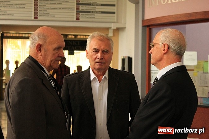 Zdjęcie w galerii na portalu naszraciborz.pl: Wspomnień czas - zjazd absolwent&oacute;w SN-u wiadomości z regionu