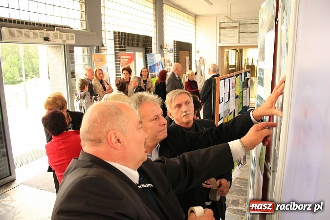 Zdjęcie w galerii na portalu naszraciborz.pl: Wspomnień czas - zjazd absolwent&oacute;w SN-u wiadomości z regionu