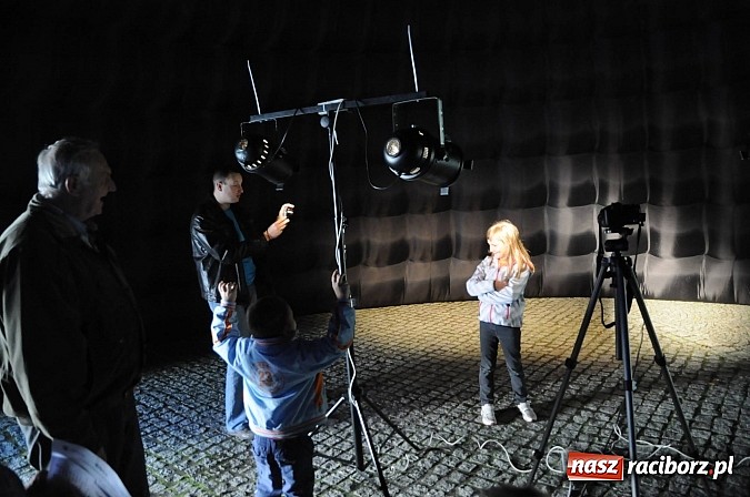 Zdjęcie w galerii na portalu naszraciborz.pl: Dziedziniec zamku zamienił się w wielkie naukowe laboratorium wiadomości z regionu