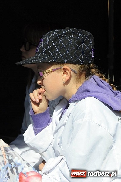 Zdjęcie w galerii na portalu naszraciborz.pl: Dziedziniec zamku zamienił się w wielkie naukowe laboratorium wiadomości z regionu