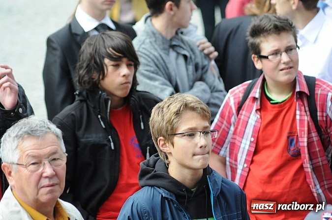 Zdjęcie w galerii na portalu naszraciborz.pl: Dziedziniec zamku zamienił się w wielkie naukowe laboratorium wiadomości z regionu