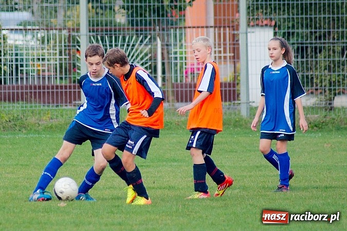 Zdjęcie w galerii na portalu naszraciborz.pl: Trampkarze Unii górą nad Zrywem Rudnik wiadomości z regionu