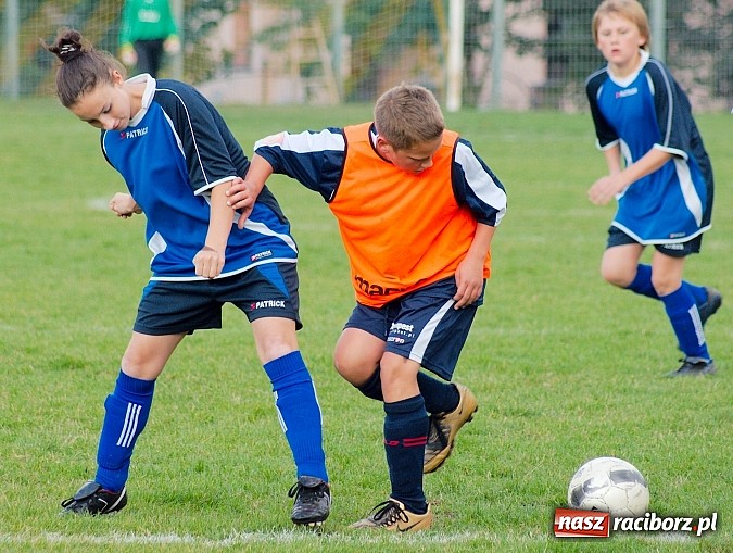 Zdjęcie w galerii na portalu naszraciborz.pl: Trampkarze Unii górą nad Zrywem Rudnik wiadomości z regionu