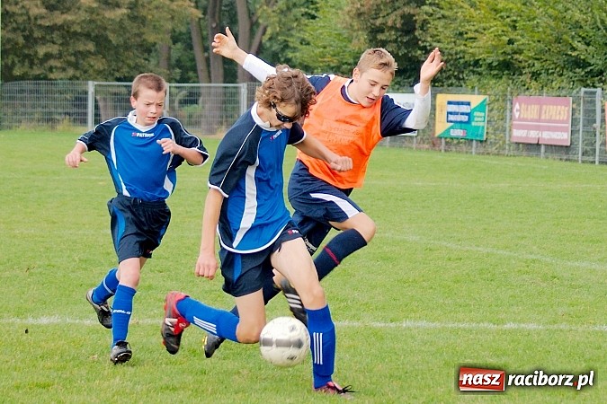 Zdjęcie w galerii na portalu naszraciborz.pl: Trampkarze Unii górą nad Zrywem Rudnik wiadomości z regionu